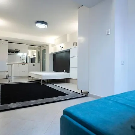 With Courtyard Just Steps Away Vitosha Str Apartment *